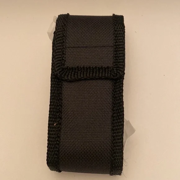 Black taser 🖤 - Picture 4 of 5